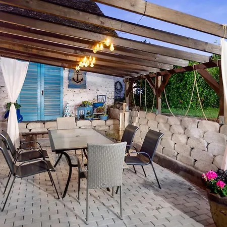 Rózsa Porta Chalé *