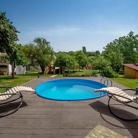 Chalé Rózsa Porta *