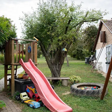 Rózsa Porta * Zengővárkony